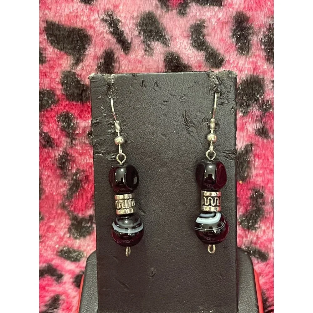 VTG 80's Handmade Silver Hooked Dangling Black White Swirl Glass Beaded Earrings - Picture 8 of 8